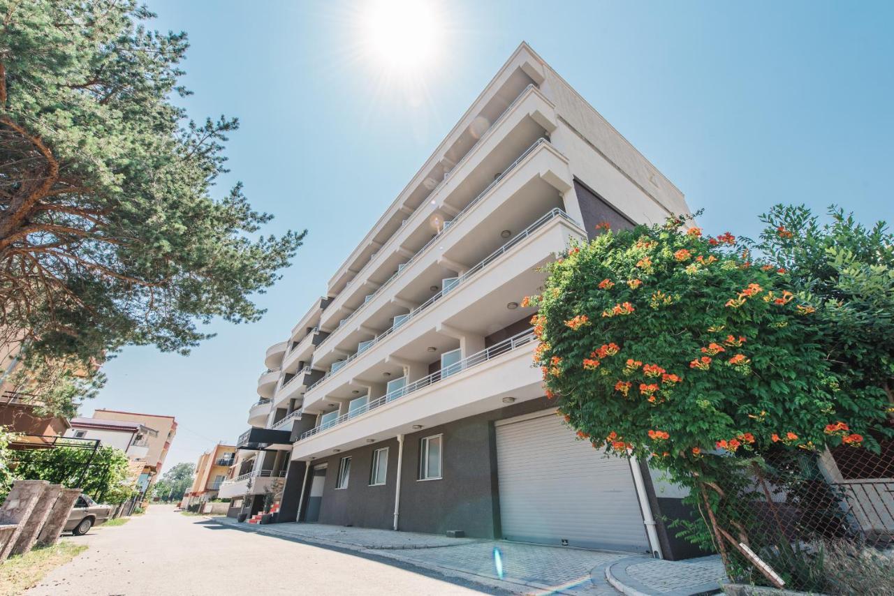 Hotel Laguna Ulcinj Extérieur photo